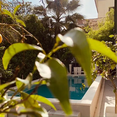 High End Walk To A Beach Property Apartment Split
